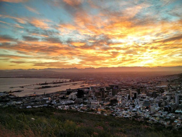 Sonnenaufgang Kapstadt vom Signal Hill