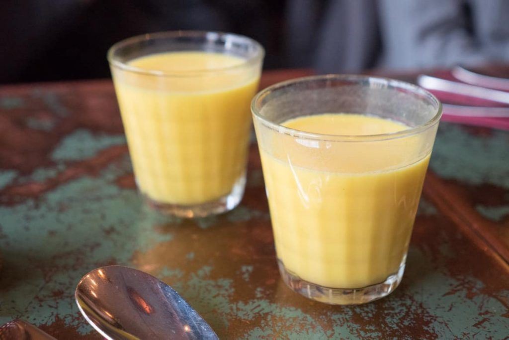 Mango Lassi auf der Food Tour Stockholm