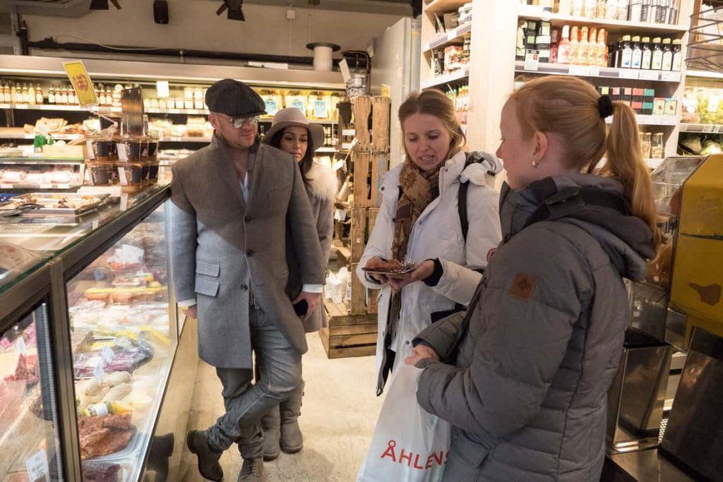 Besuch im Urban Deli auf der Food Tour Stockholm
