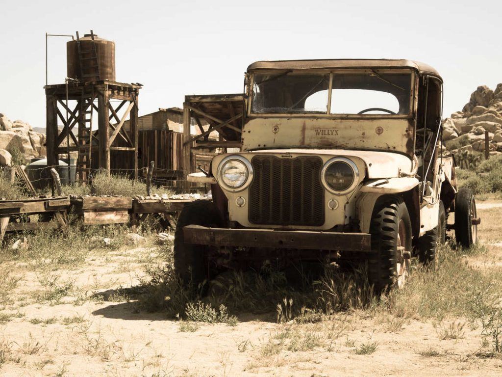 Altes Auto auf der Keys Ranch im Joshua Tree Nationalpark