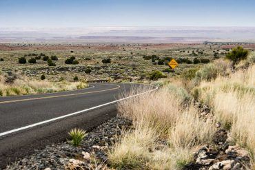 Straße beim Volcano National Monument bei Flagstaff