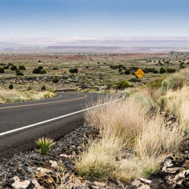 Straße beim Volcano National Monument bei Flagstaff