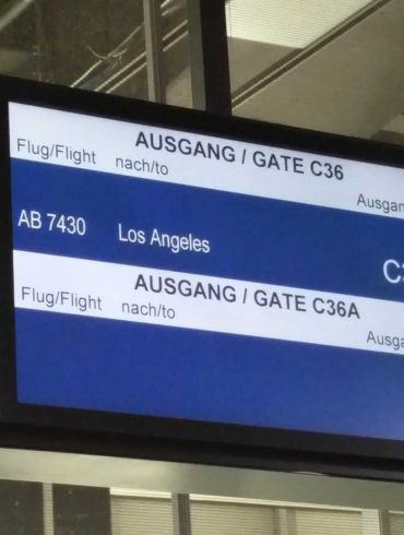 Anzeigetafel am Flughafen Düsseldorf