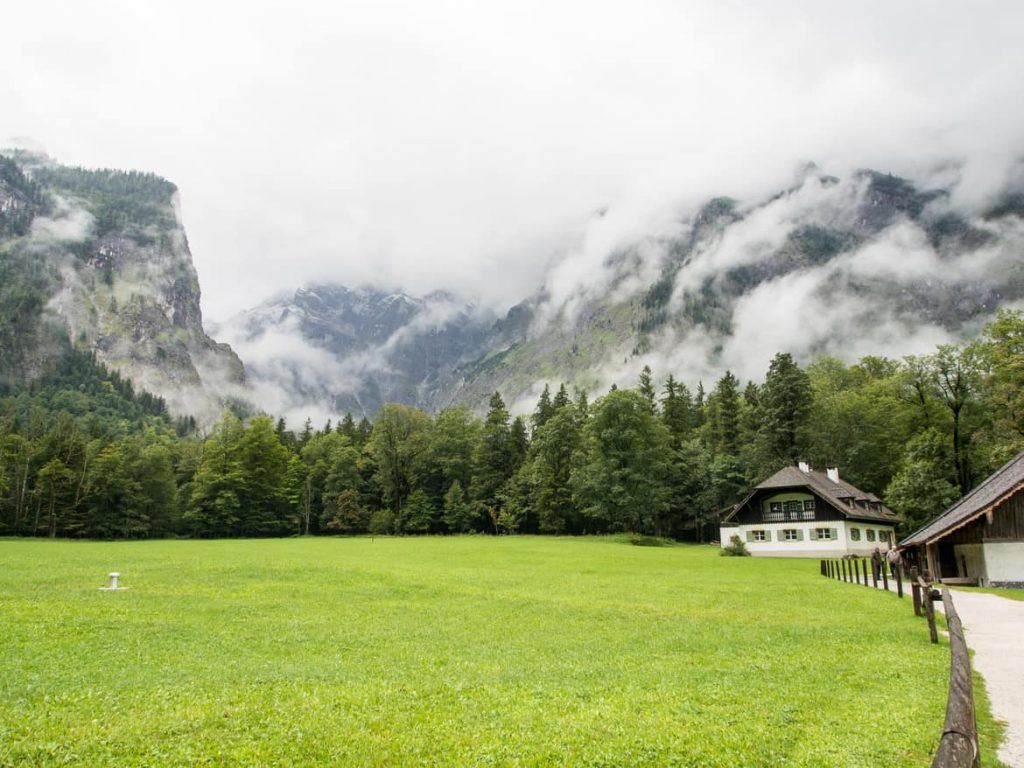 Blick Richtung Watzmann von St. Bartholomä Königssee in Berchtesgaden