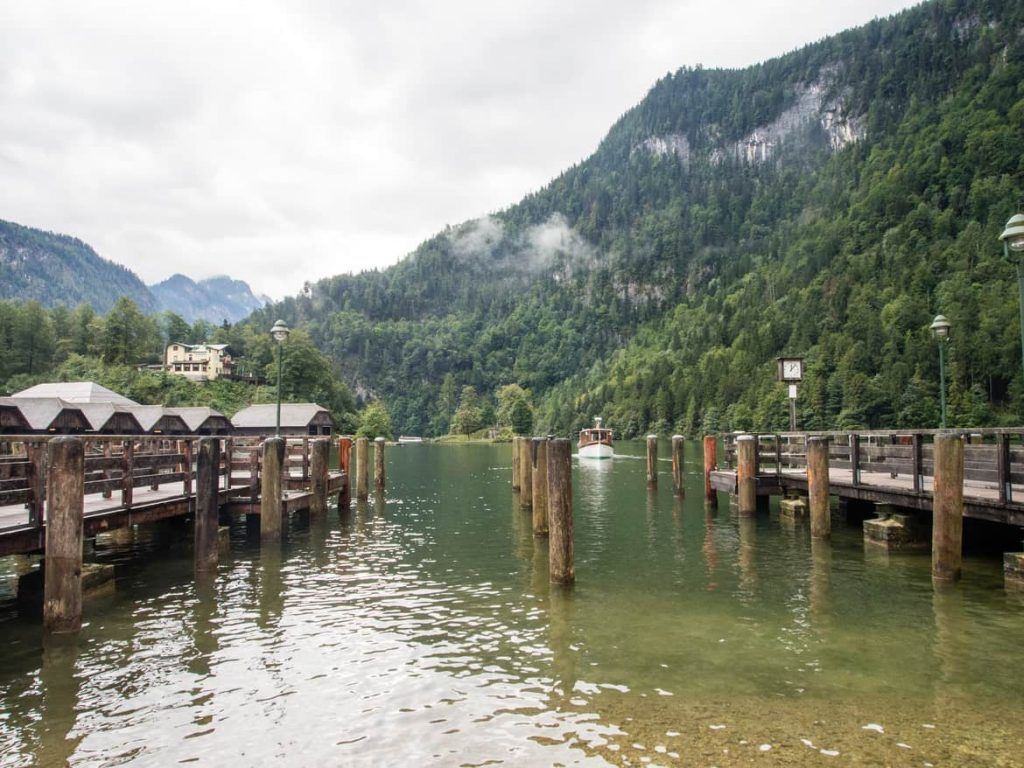 Ankunft Elektroboot Königssee Bootsanlegestelle