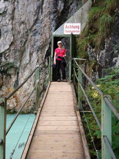 Wasserfallsteig am Leutaschklamm Grenzübertritt