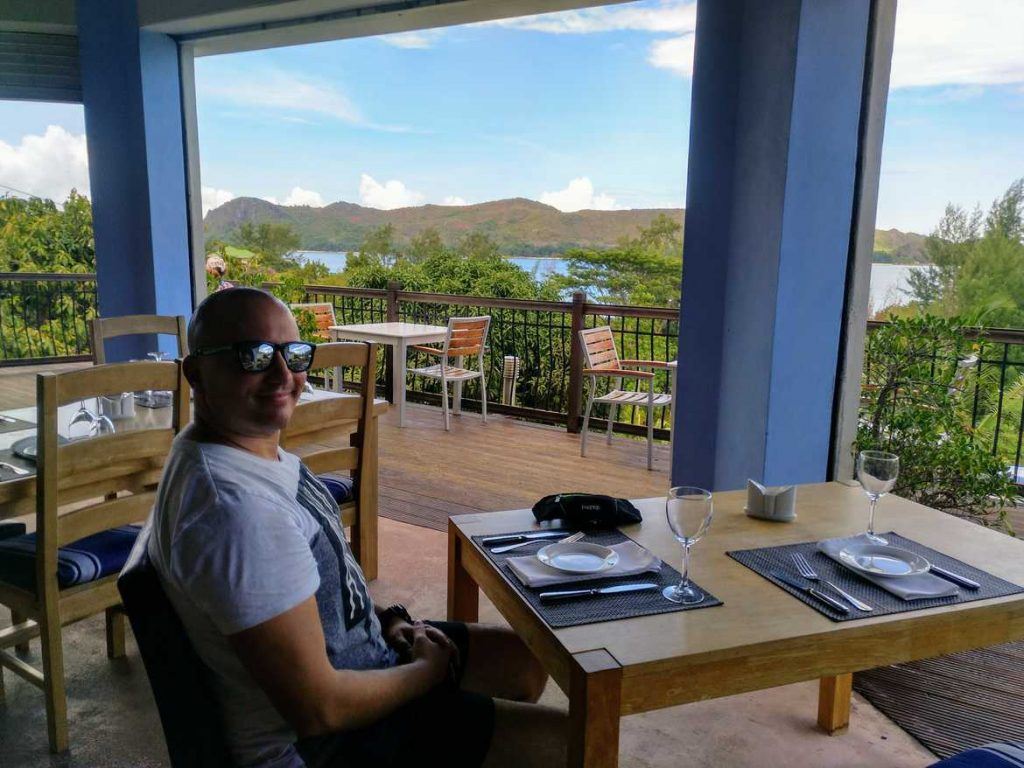 Stephan im Restaurant Pasquiere auf Praslin Seychellen