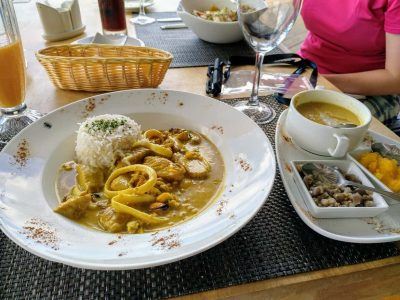 Fischcurry im Pasquiere Restaurant auf Praslin Seychellen