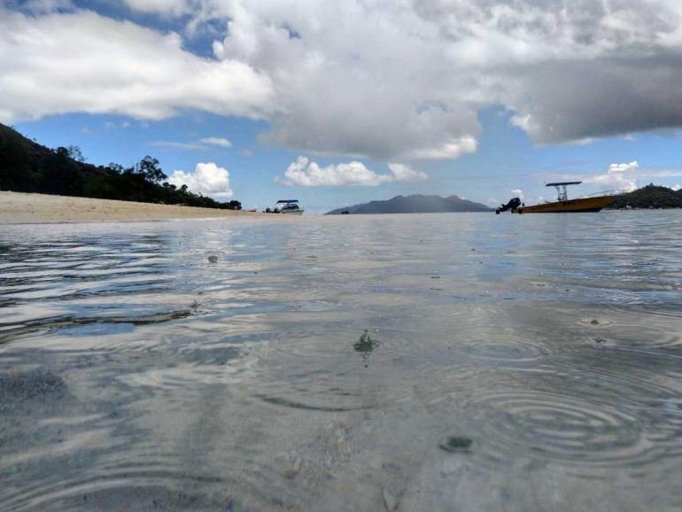 Regen auf Curieuse Seychellen Anse Volbert