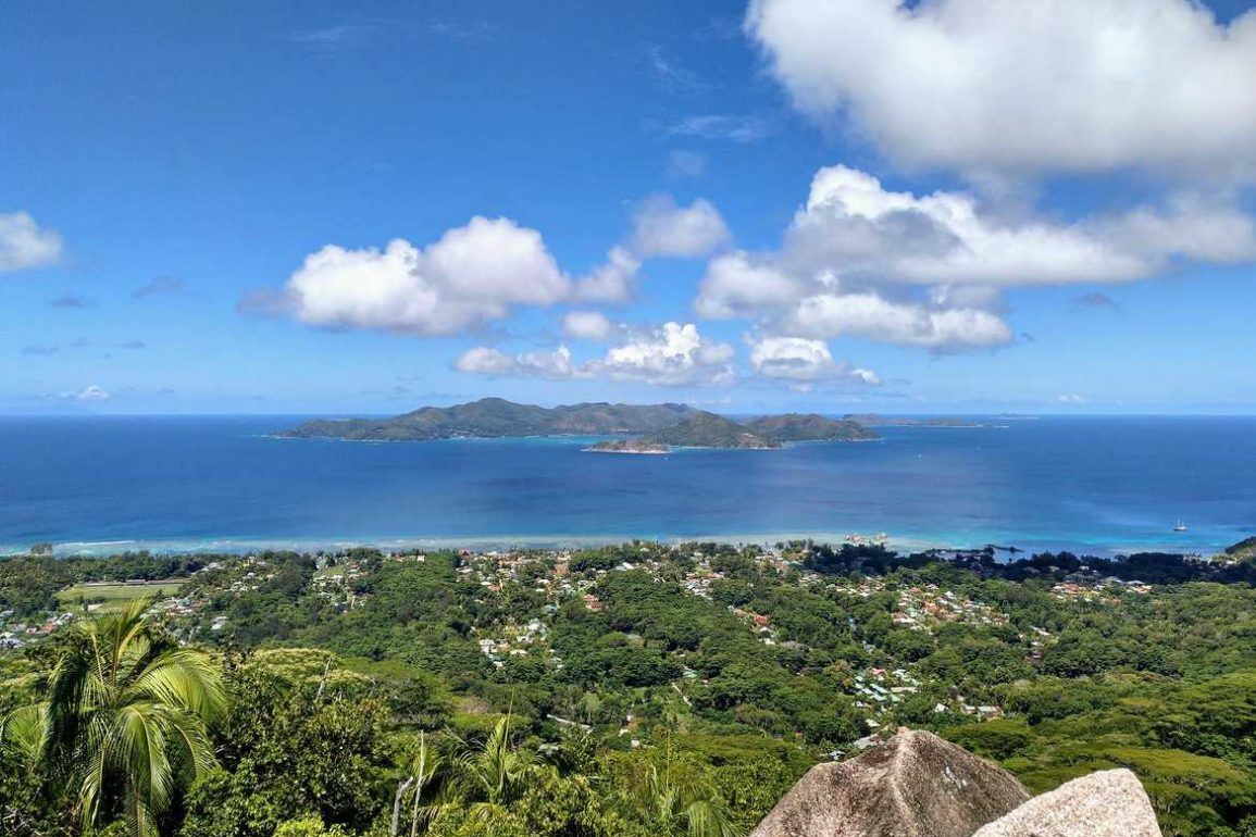 Aussichtspunkt Adlernest Nid Daigle auf La Digue Seychellen