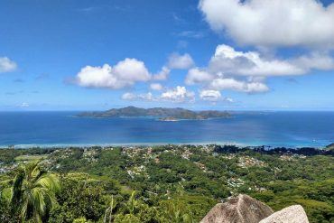 Aussichtspunkt Adlernest Nid Daigle auf La Digue Seychellen