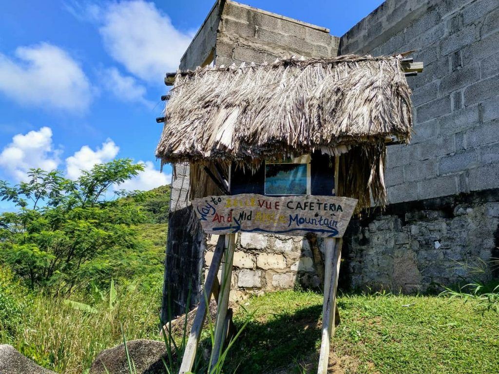 Beschilderung zum Nid Daigle Adlernest auf La Digue Seychellen