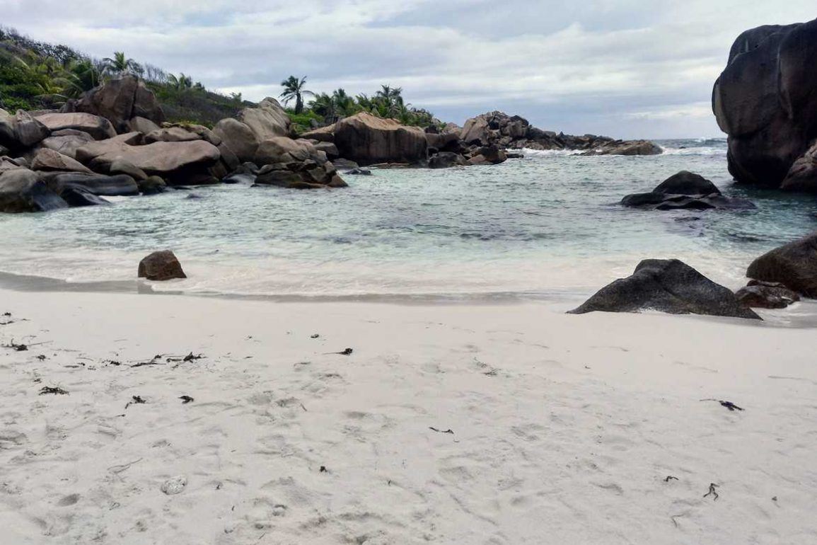 Pool an der Anse Cocos auf La Digue Seychellen