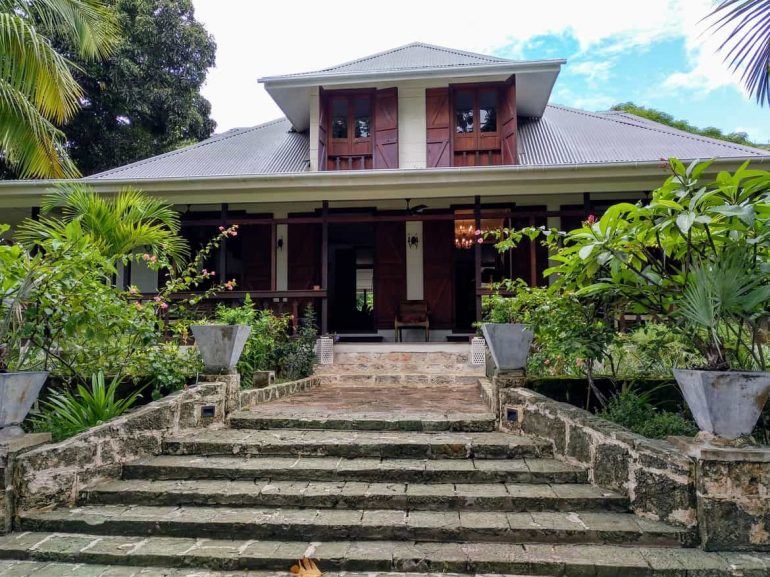 Kolonialhaus auf der La Plaine St. Andre Plantage auf Mahe Seychellen Takamaka Rum