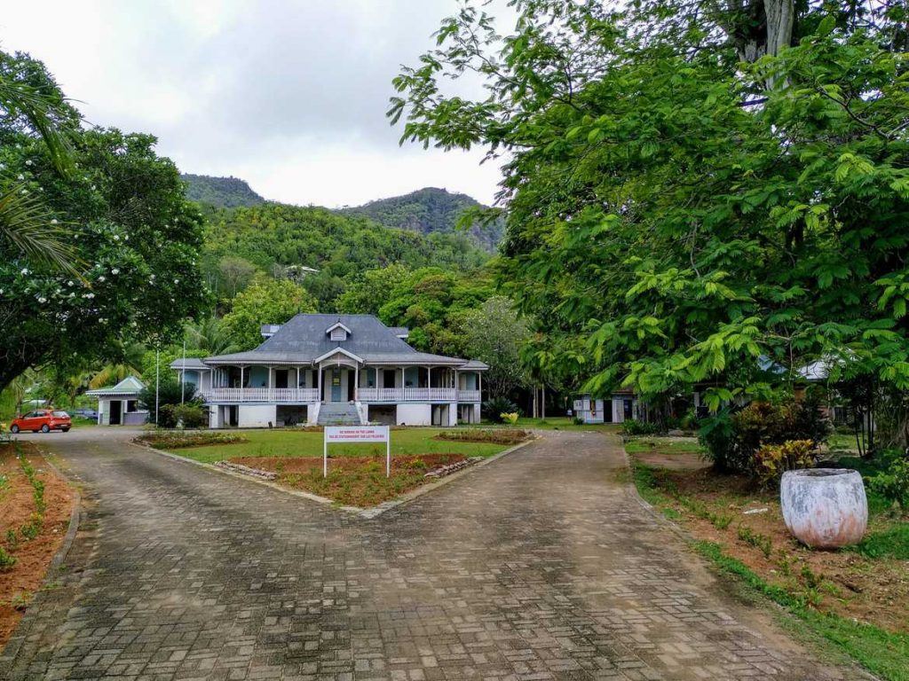 Zufahrt Craft Village Mahe Seychellen