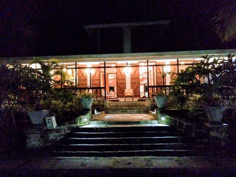La Grande Maison auf Mahe Seychellen bei Nacht