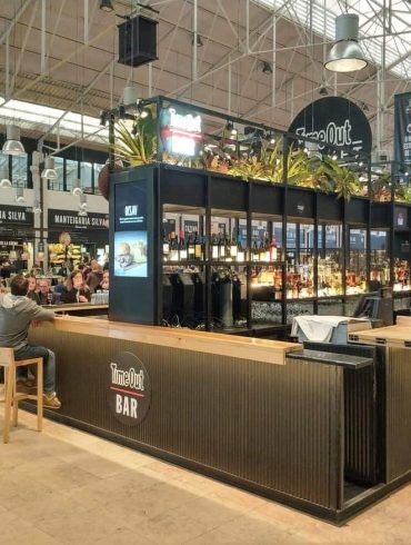 Bar im Time Out Market in Lissabon Portugal