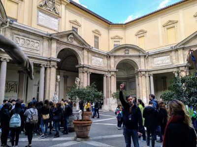 Unterwegs in den Vatikanischen Museen in Rom Italien