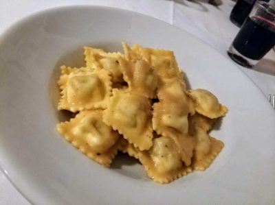 Ravioli in der Osteria Antiche Sere in Turin Italien