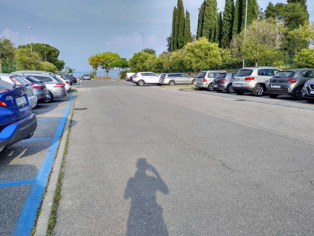 Parkplatz in der Nähe von Sirmione am Gardasee Italien