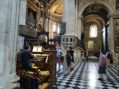 Innensicht Dom in Bergamo Italien