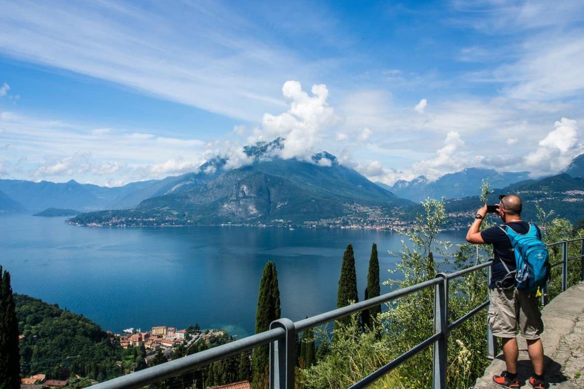 Stephan beim Fotografieren am Comer See Italien