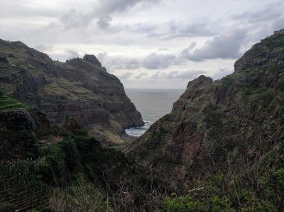 Blick auf den Strandabschnitt Fontainhas auf Santo Antao Kapverden