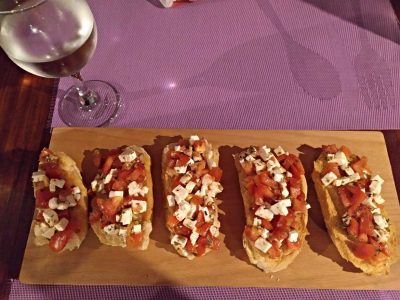 Bruschetta in der Marina Mindelo Floating Bar auf Sao Vicente Kapverden