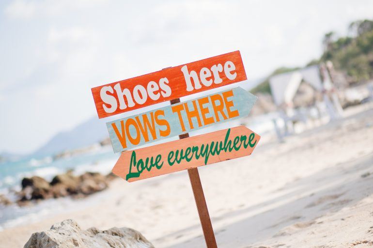 Bitte Schuhe ausziehen Hochzeit Koh Samui Thailand