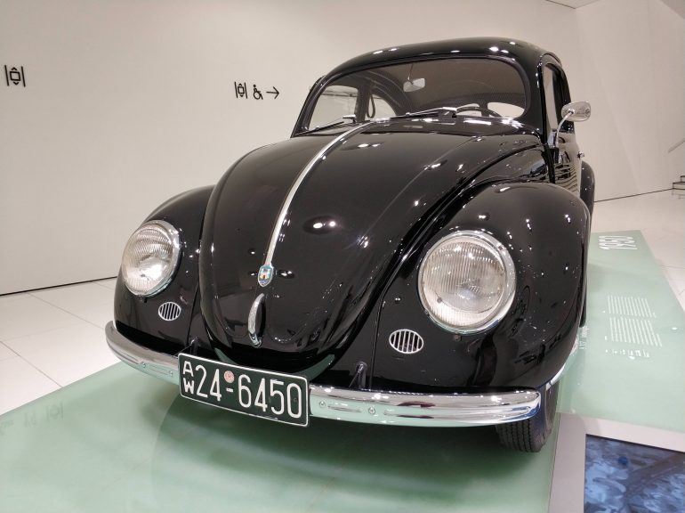 VW Käfer im Porsche Museum in Stuttgart