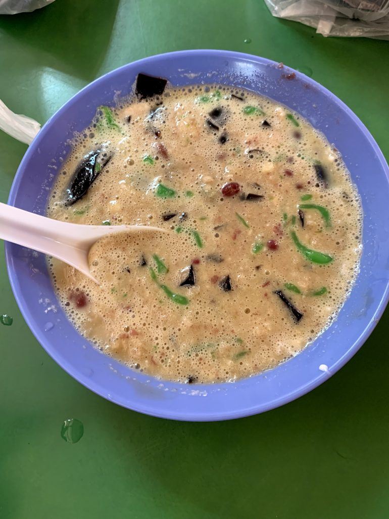 Chendol umgerührt Maxwell Hawker Center Singapur