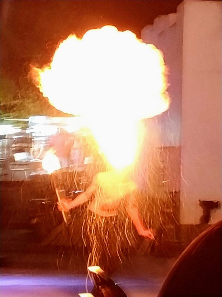 Feuerspucker auf Nachtmarkt Bophut auf Koh Samui Thailand