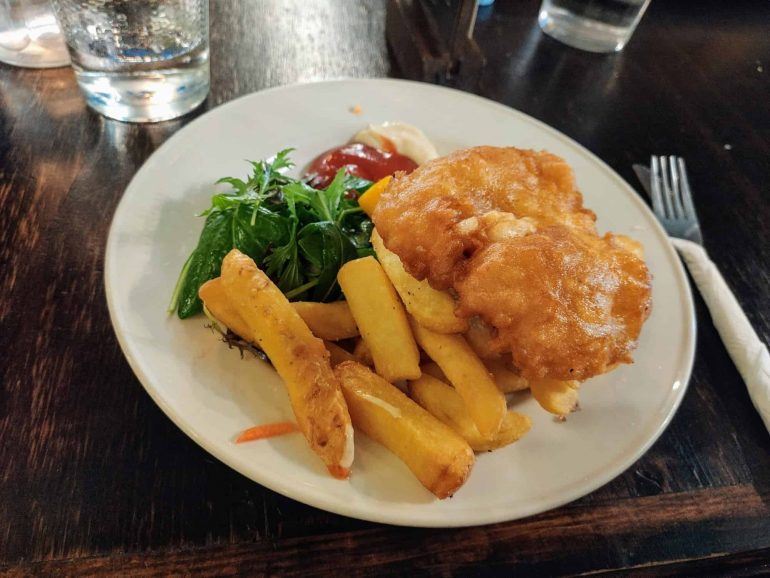 Fish&Chips bei Elliott Stables in Auckland Neuseeland