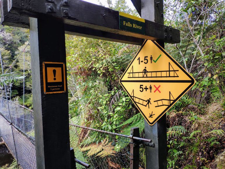 Falls River Suspension Bridge Abel Tasman Neuseeland