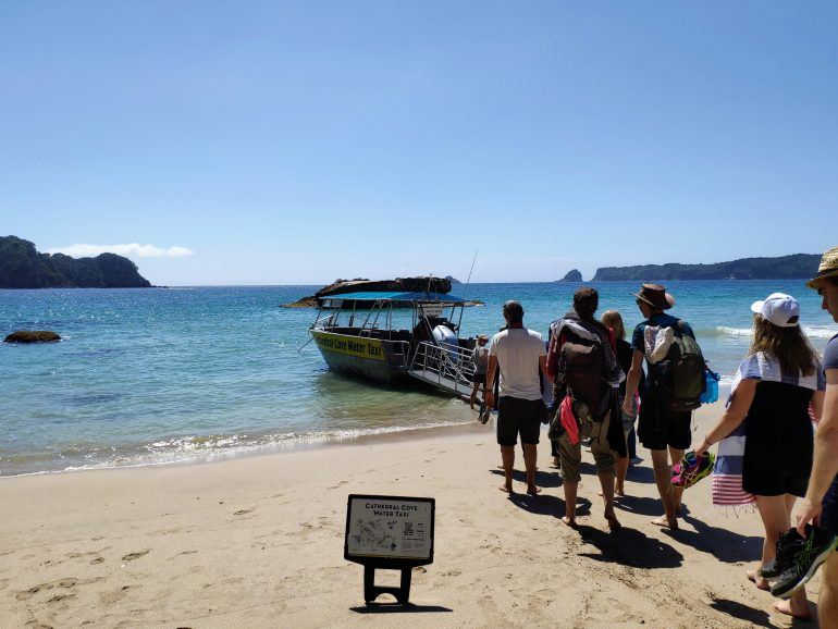 Wassertaxi Cathedral Cove Neuseeland