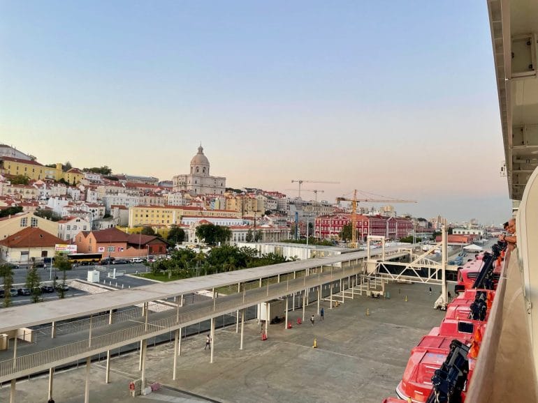 Hafen von Lissabon zum Sonnenuntergang